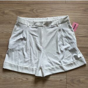 NWT Rachel Zoe Women's White Shorts plus size Elastic Waist with pockets